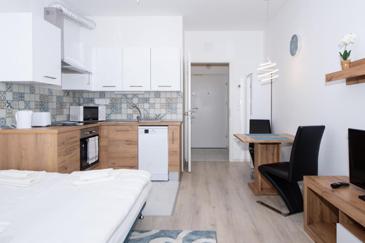 Waterfront City Apartments By Urbanrent Budapest Bagian luar foto