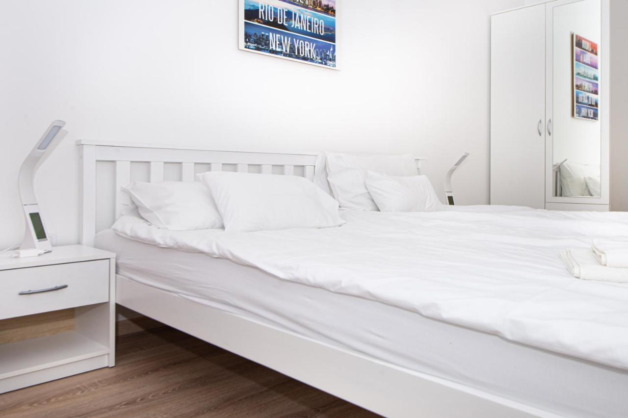 Waterfront City Apartments By Urbanrent Budapest Bagian luar foto